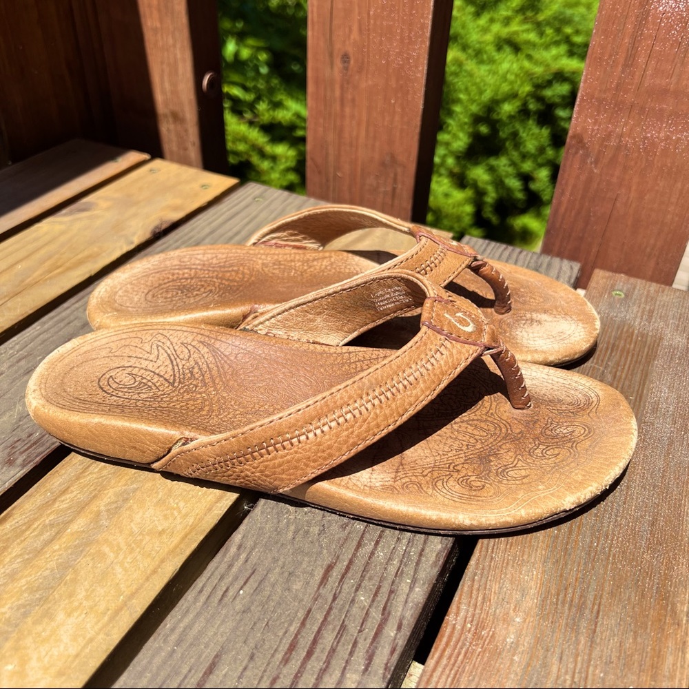 OluKai ‘Haiku’ Premium Leather Sandals